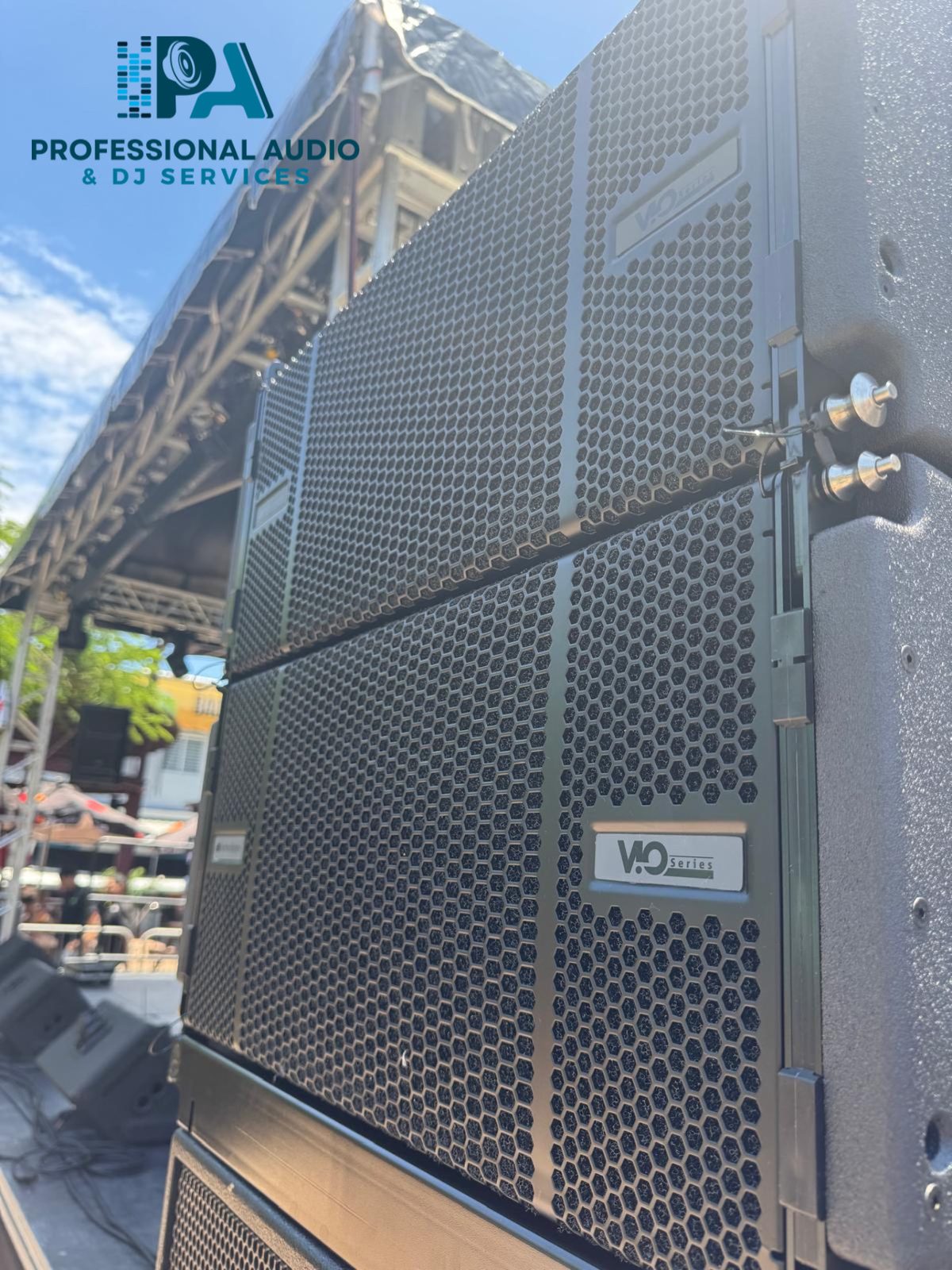 Detalle de bocinas VIO Series